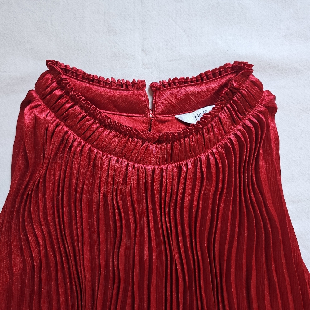 Nine West Red Elegant Femenine Pleated High Neck Sleeveless Flare Blouse Size L - Picture 6 of 9